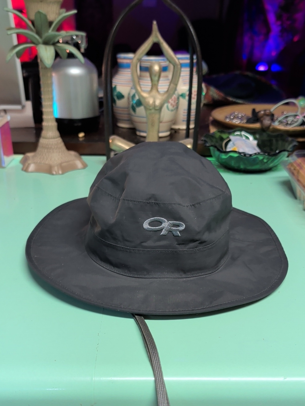 Outdoor Research Black Wide-Brim Rain Hat with Chin Cord